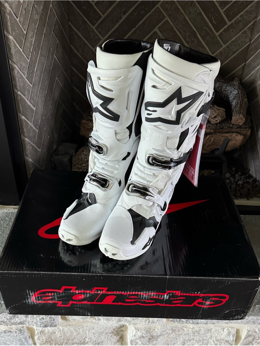 Alpinestars men’s Tech 10 Supervented White & Black Boots